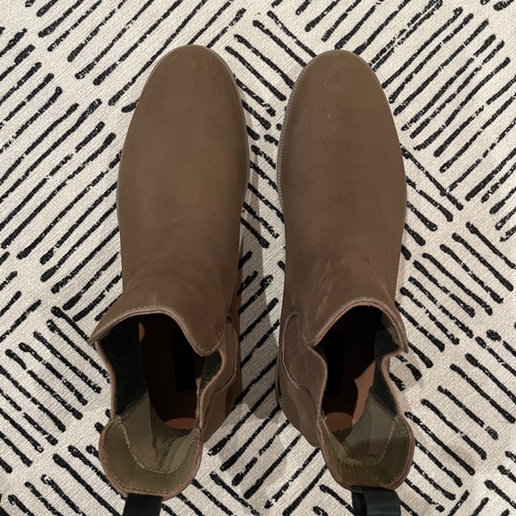 Swims Motion Chelsea Boot - Like New - Picture 3 of 5